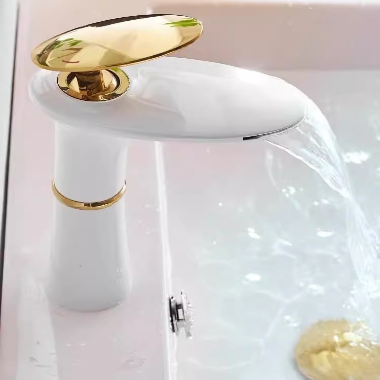 شلال حوض صنبور الذهب الأبيض ال - مراجعة Home Hardware Bathroom Sinks وسعره